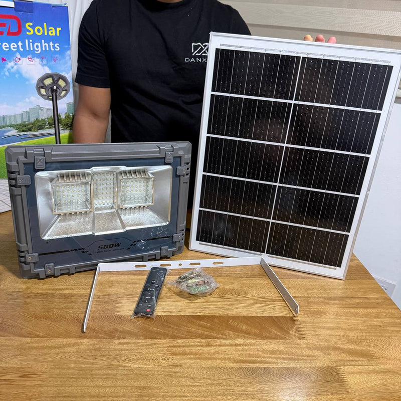 Reflector Solar RGB 500W — Multicolor con Panel Solar y Control Remoto foto 14