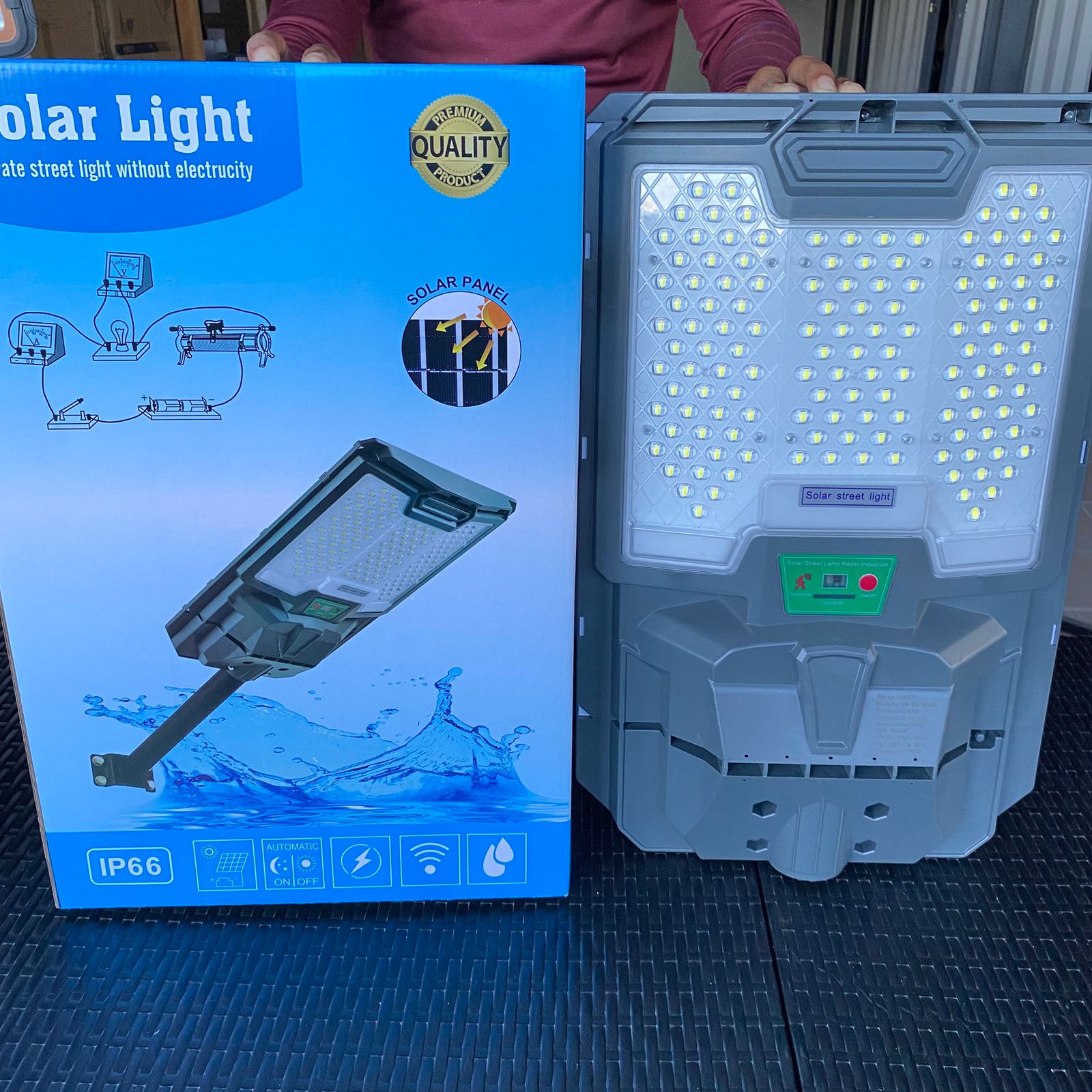 Lámpara Solar Hardy 800W con control remoto
