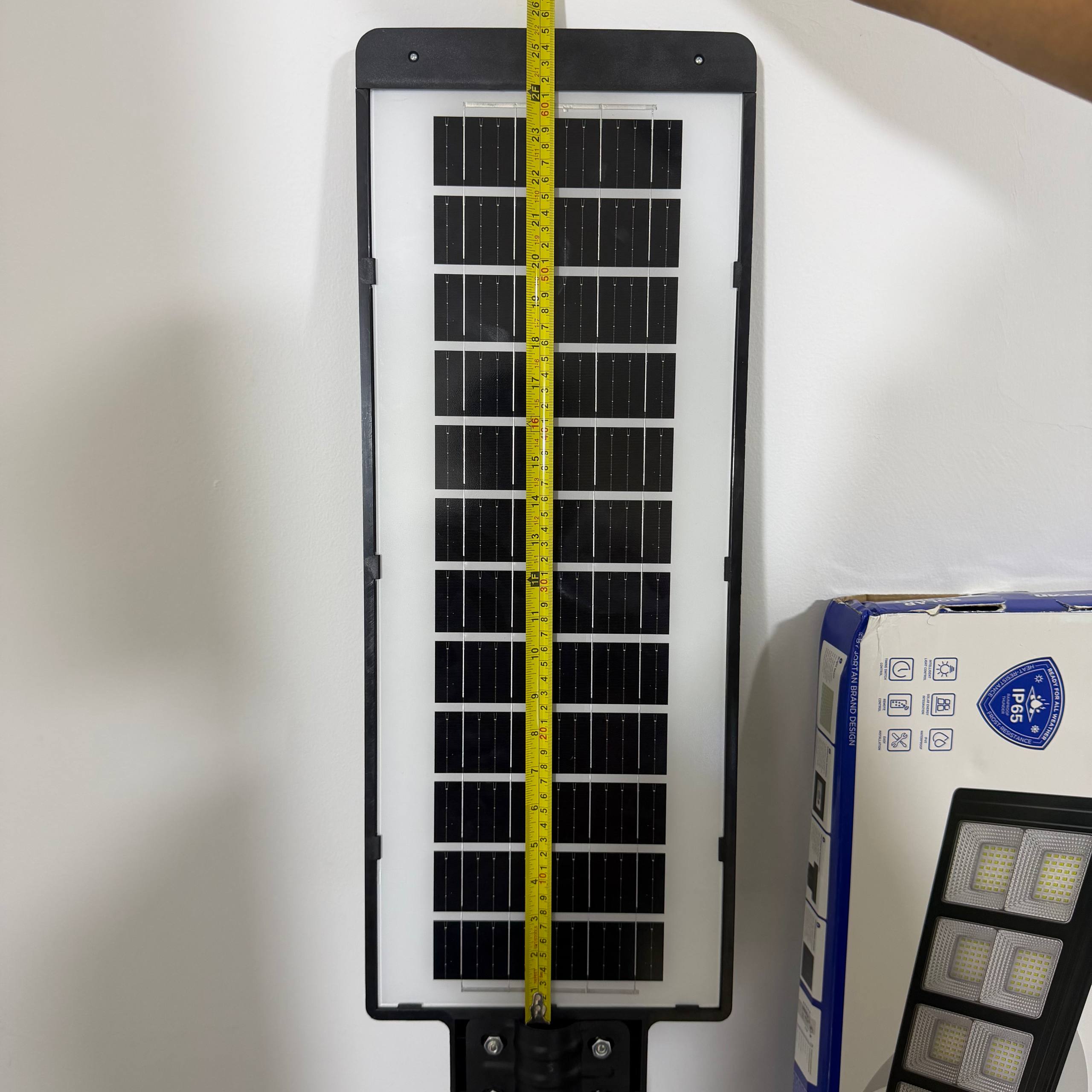 Lampara solar Jortan original de 400 watt un año de garantia tamaño 73CM x 25 CM Ilumina 200 a 250 m2
