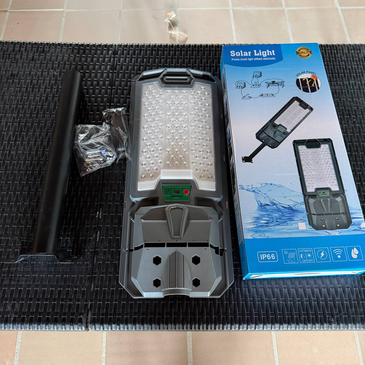 Lámpara Solar Hardy 400W — Iluminación Amplia y Uniforme - 8