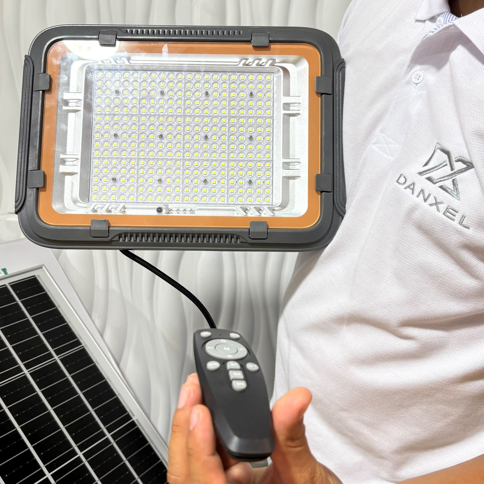 reflector solar Hardy de 600 watt con 3 Años de garantía