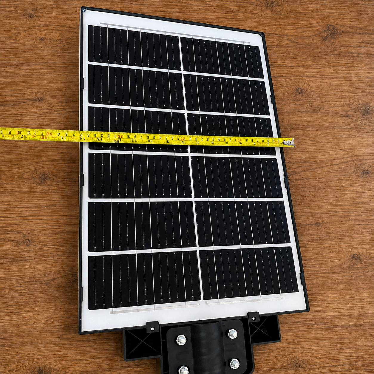 lampara solar 800 watt marca Jortan original un año de garantía medidas 63 cm de largo por 35 cm de ancho