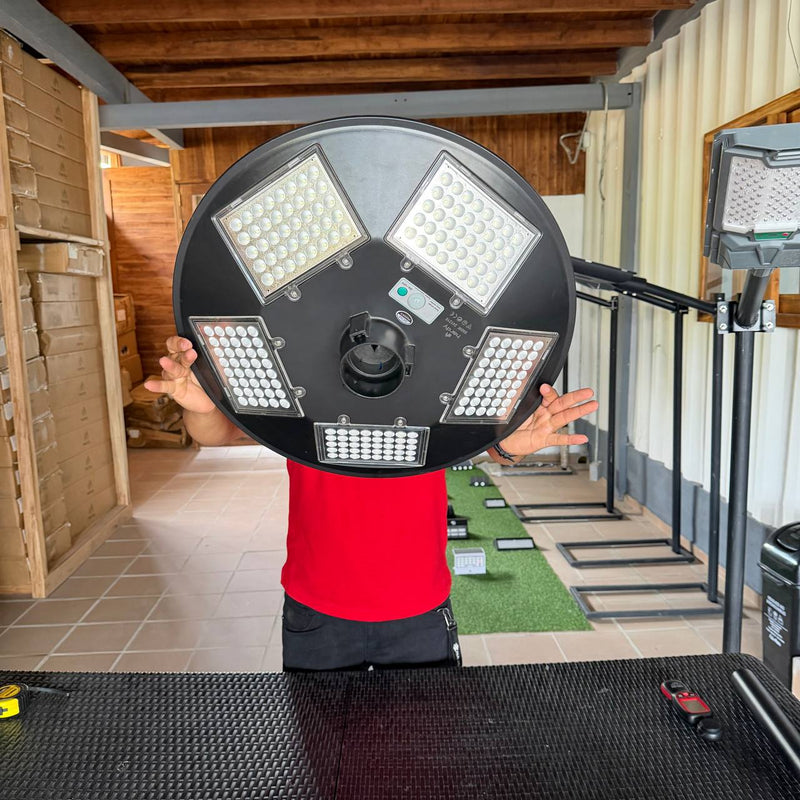 Lámpara Solar UFO Hardy 900W – Luz 360° con Sensor de Movimiento y Control Remoto foto 9