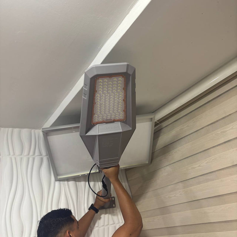 Lámpara Solar de Calle Hardy 800W – Panel Solar Independiente y Control Remoto foto 14