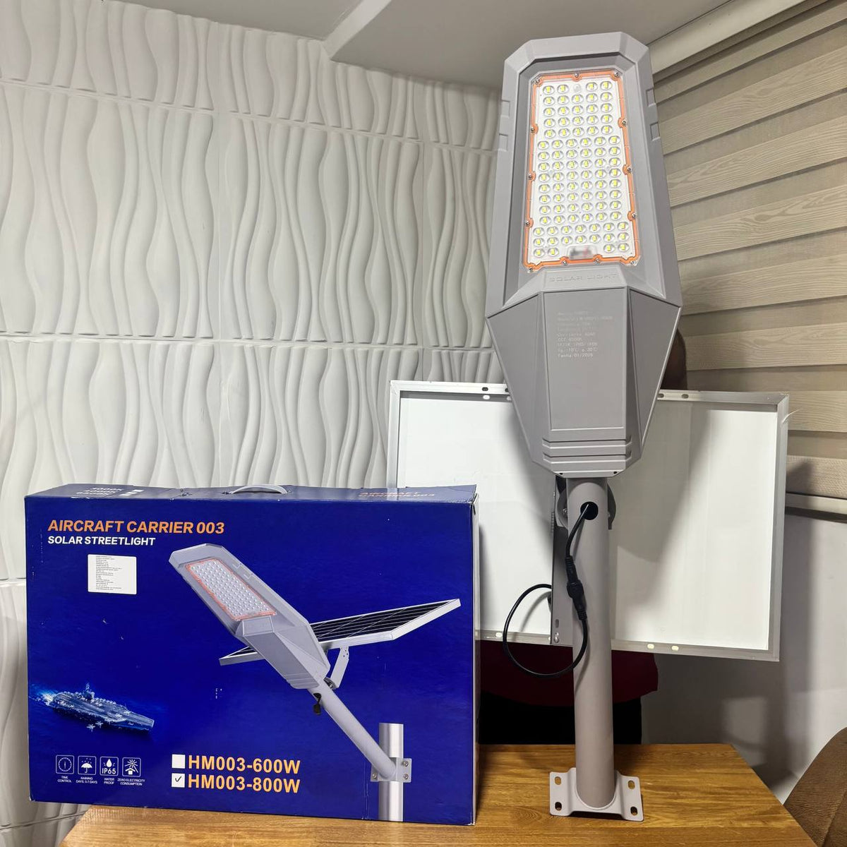 Lámpara Solar de Calle Hardy 800W – Panel Solar Independiente y Control Remoto - 8