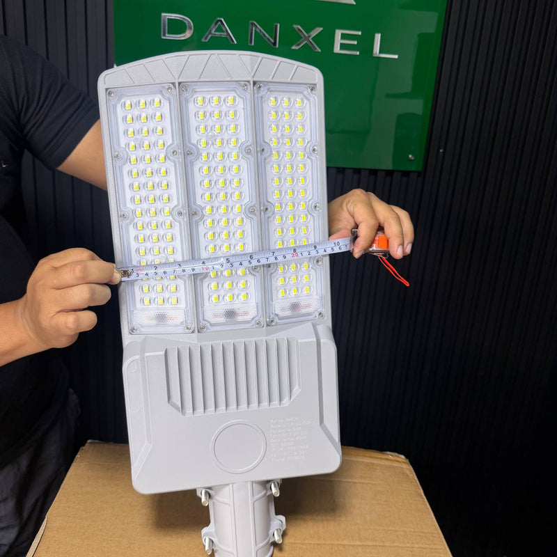 Lámpara Solar Hardy 1500W — Alumbrado Público con Panel Solar Independiente y Control Remoto foto 12