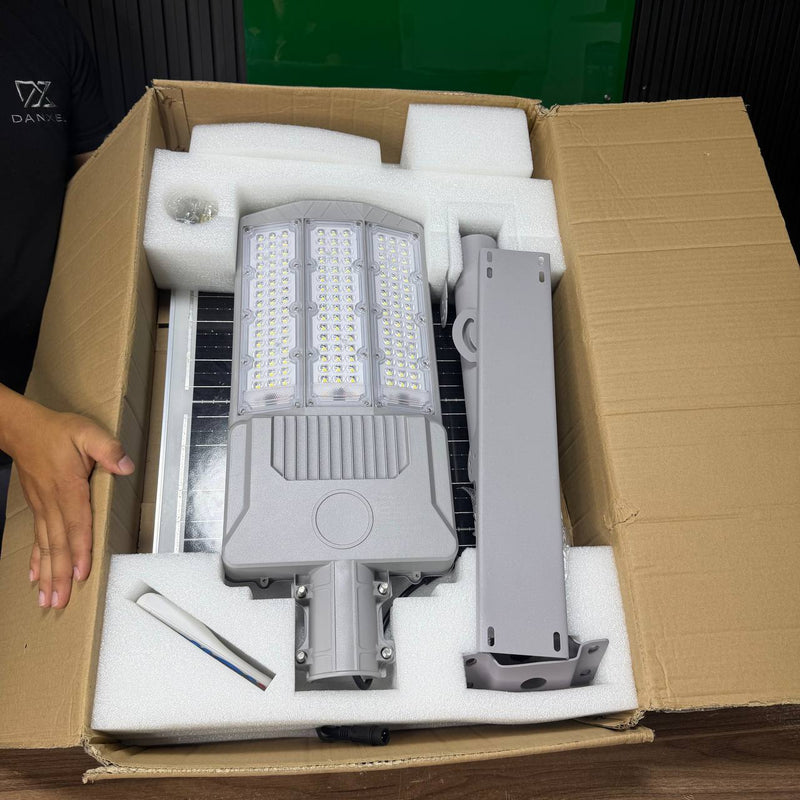 Lámpara Solar Hardy 1500W — Alumbrado Público con Panel Solar Independiente y Control Remoto foto 17