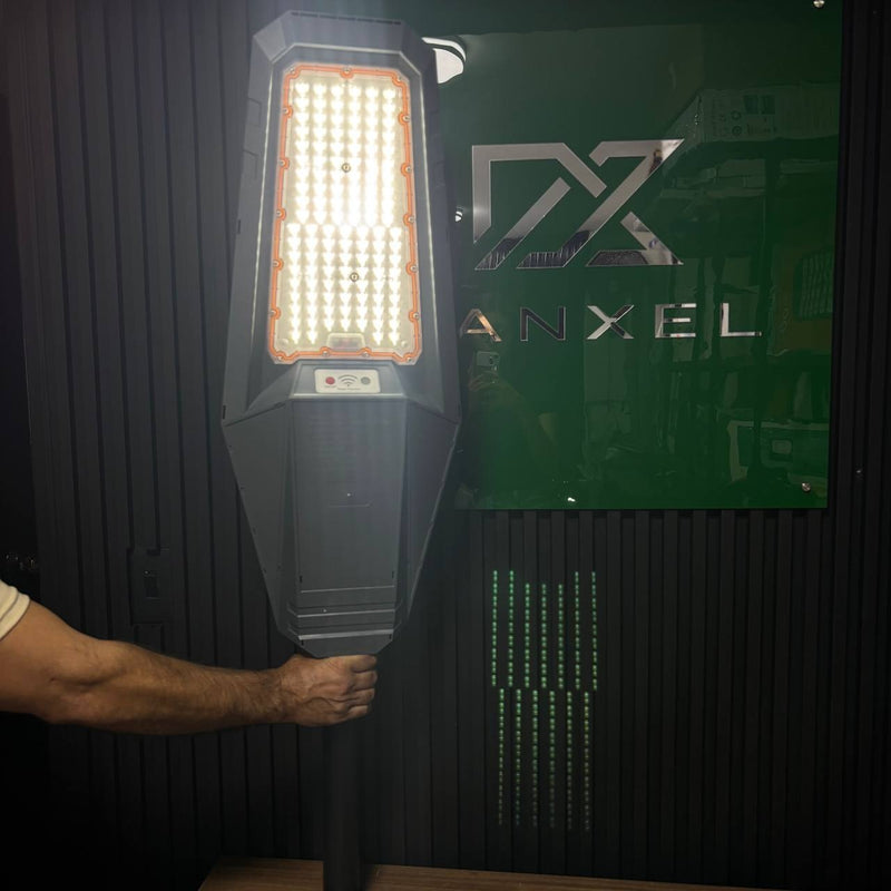 Lámpara Solar Hardy Estelar 500 — Luz Fría 6500K · Sensor de Movimiento y Control Remoto foto 10
