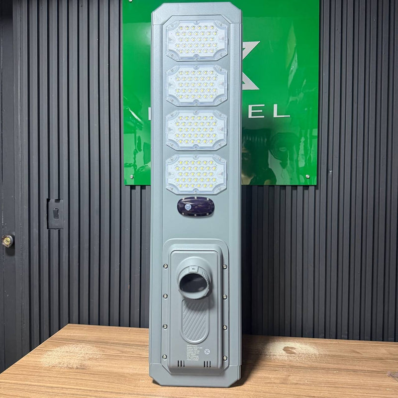 Lámpara Solar Industrial Hardy 400W GR1050S — Panel Integrado, Control Remoto y Brazo foto 11