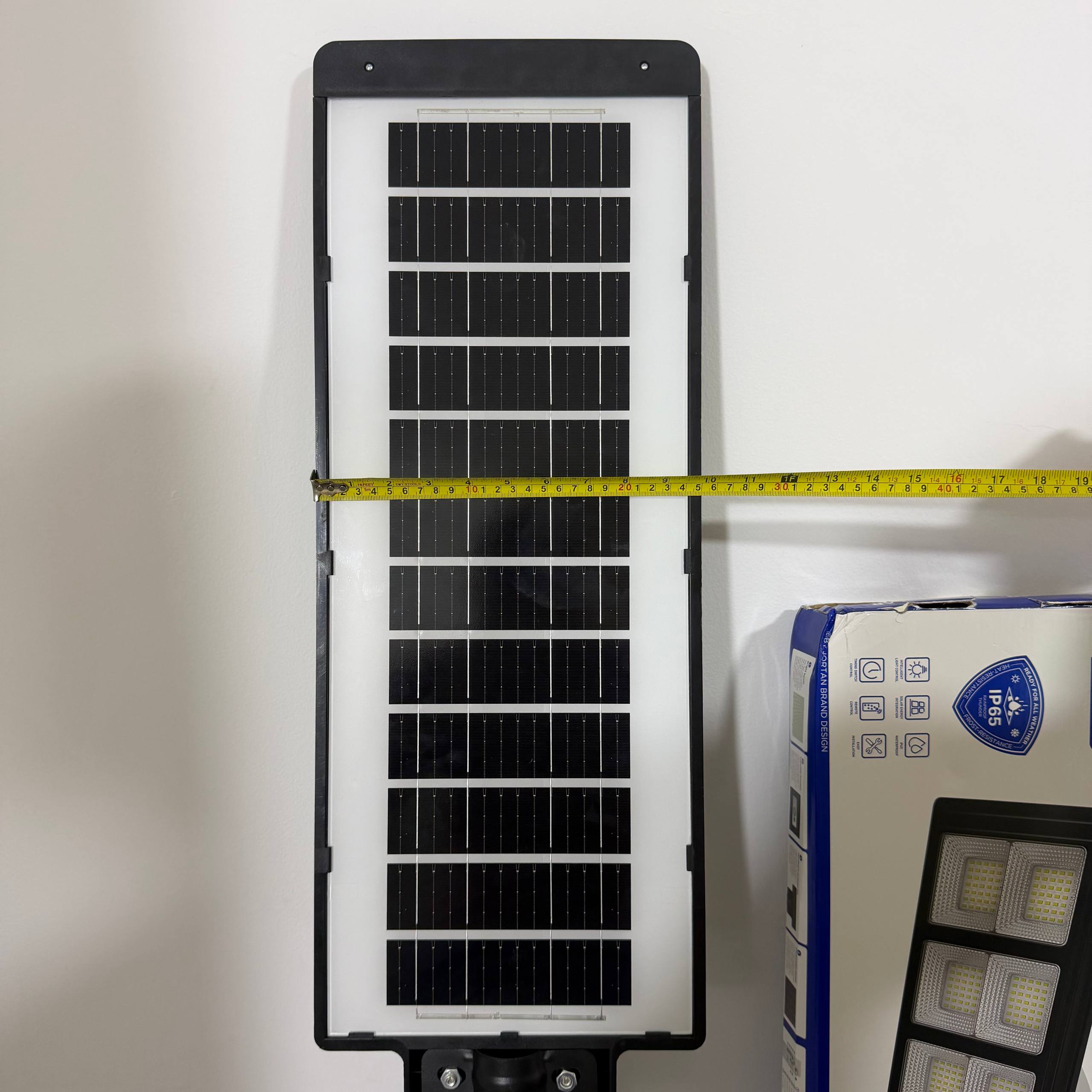 Lampara solar Jortan original de 400 watt un año de garantia tamaño 73CM x 25 CM Ilumina 200 a 250 m2